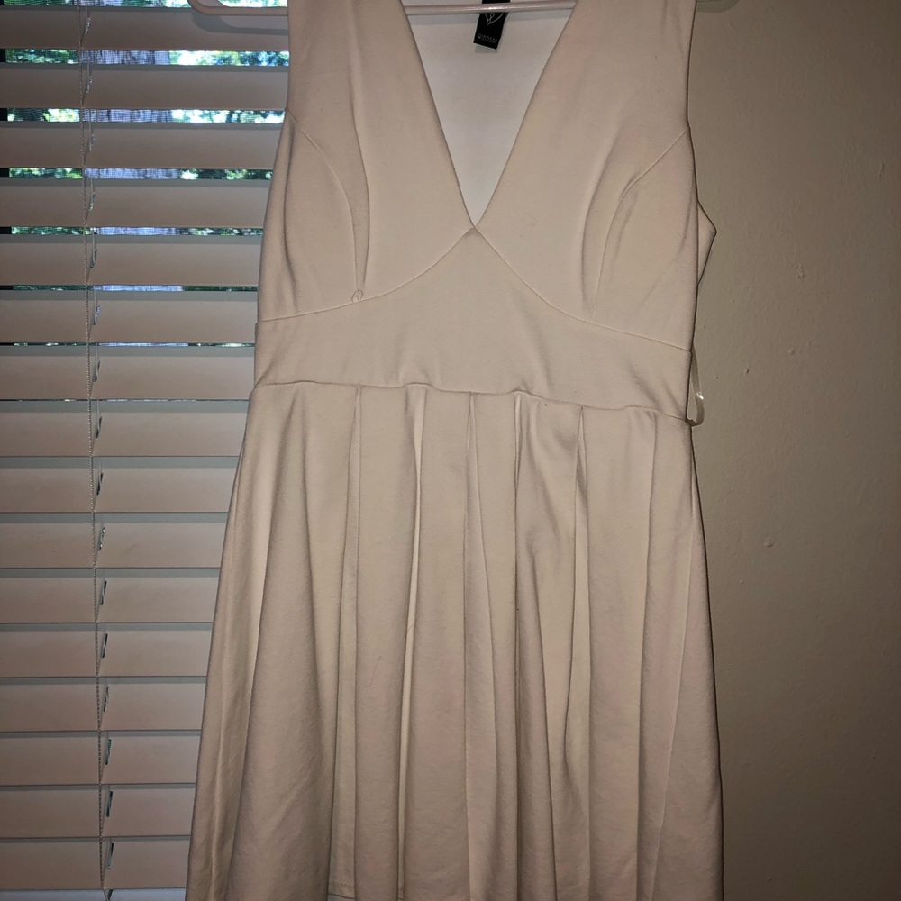 V neck dress